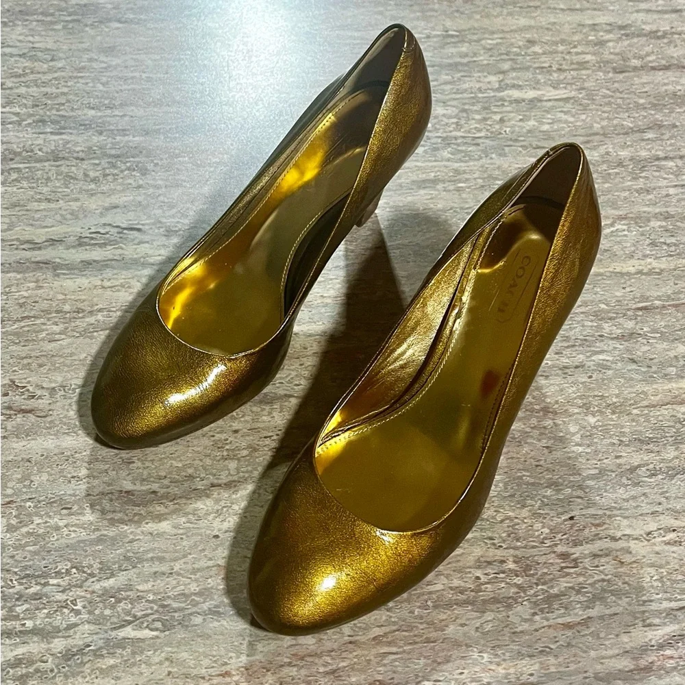 Coach Maxey Vintage glossy gold brick heels shoes - Picture 5 of 17